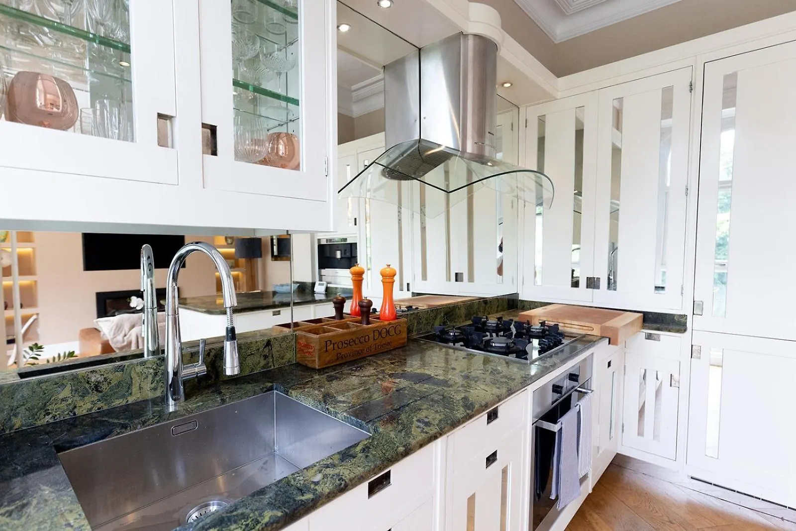 York Place - Spacious Central Apartment To Town With Views Harrogate 0*,  United Kingdom