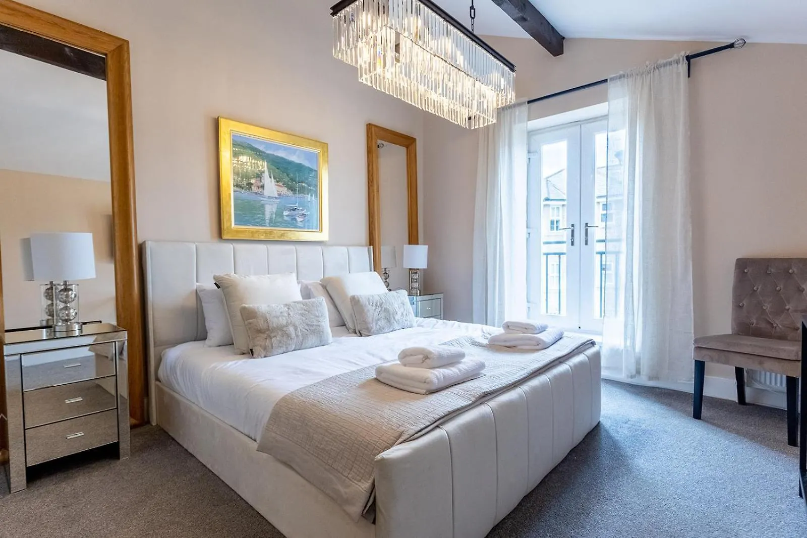 York Place - Spacious Central Apartment To Town With Views Harrogate