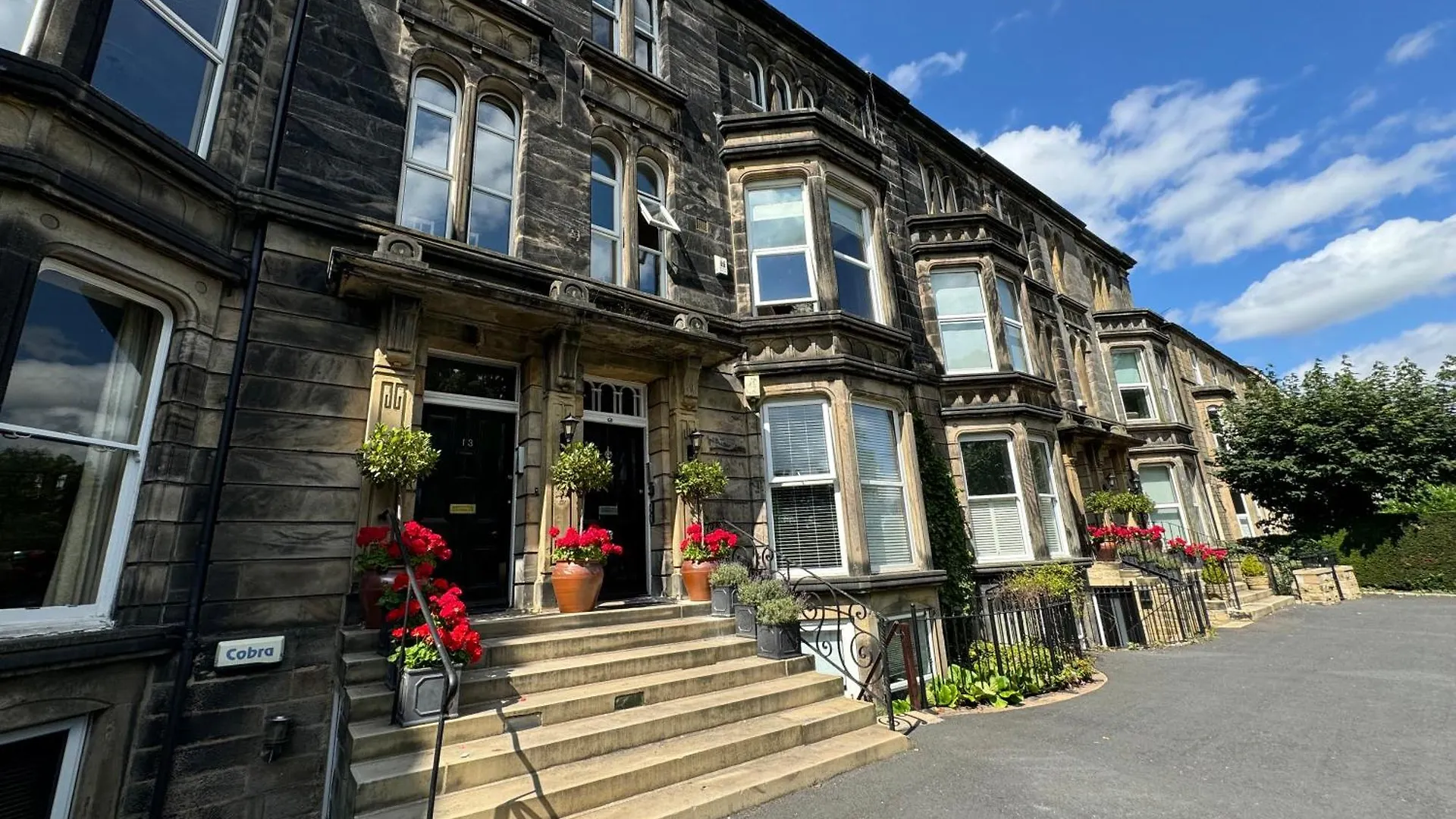 York Place - Spacious Central Apartment To Town With Views Harrogate